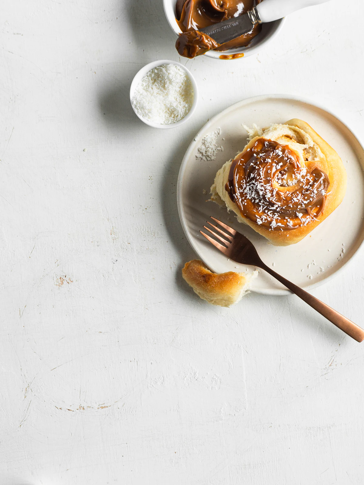 Bollo con dulce de leche y coco